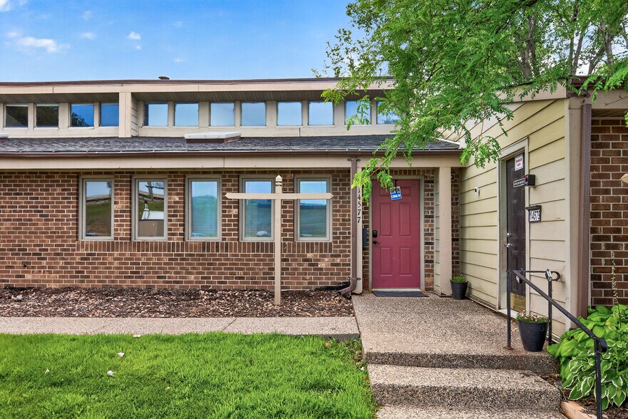More Photos Of 14565-14579 Grand Ave S, Burnsville Office For Sale
