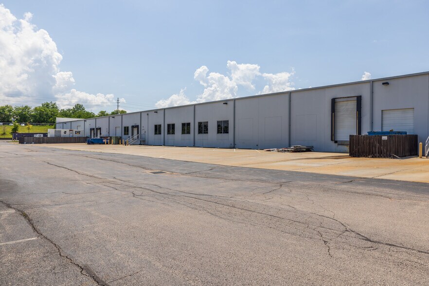 More Photos Of 9787 Green Park Industrial Dr, Saint Louis Manufacturing For Lease