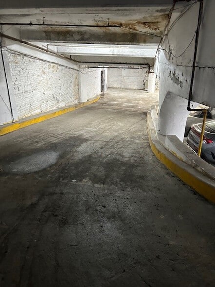 More Photos Of 122-128 N 11th St, Newark Manufacturing For Sale