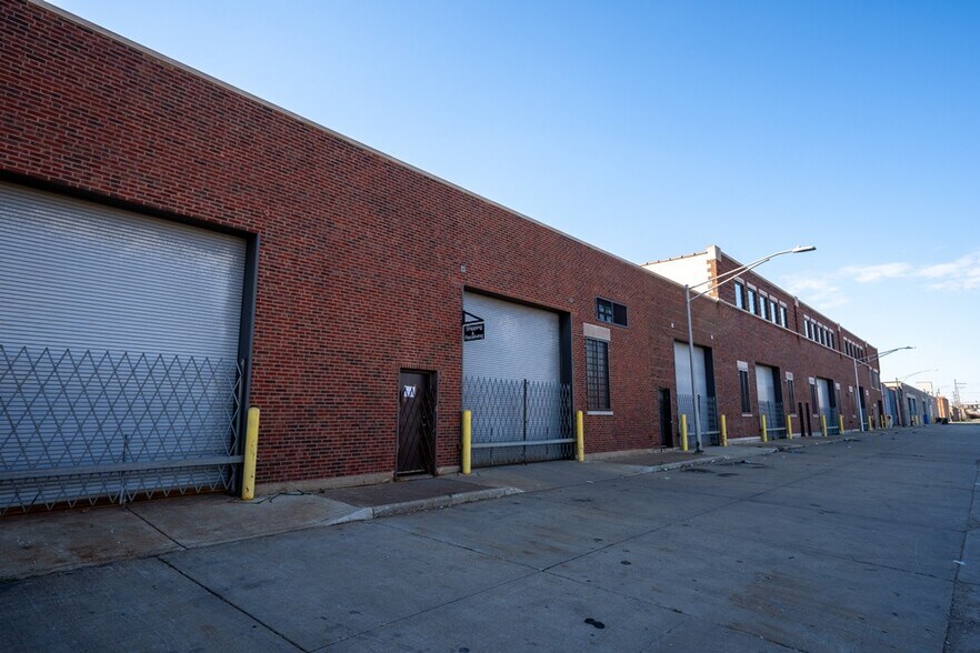 Primary Photo Of 4401 W Kinzie St, Chicago Warehouse For Lease