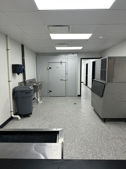 More Photos Of 301 N Highway 190, Covington Unknown For Lease