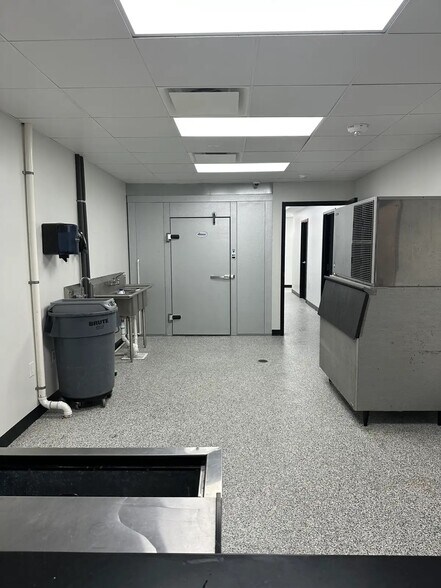 More Photos Of 315 N Highway 190, Covington Restaurant For Sale