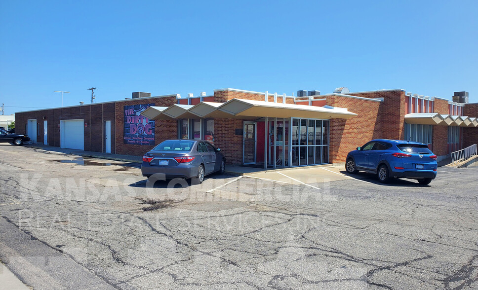 Primary Photo Of 3120 S Kansas Ave, Topeka Manufacturing For Sale