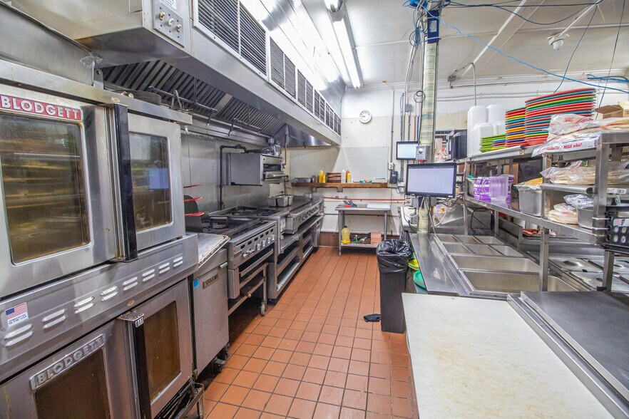 More Photos Of 130 Tamiami Trl, Punta Gorda Restaurant For Sale