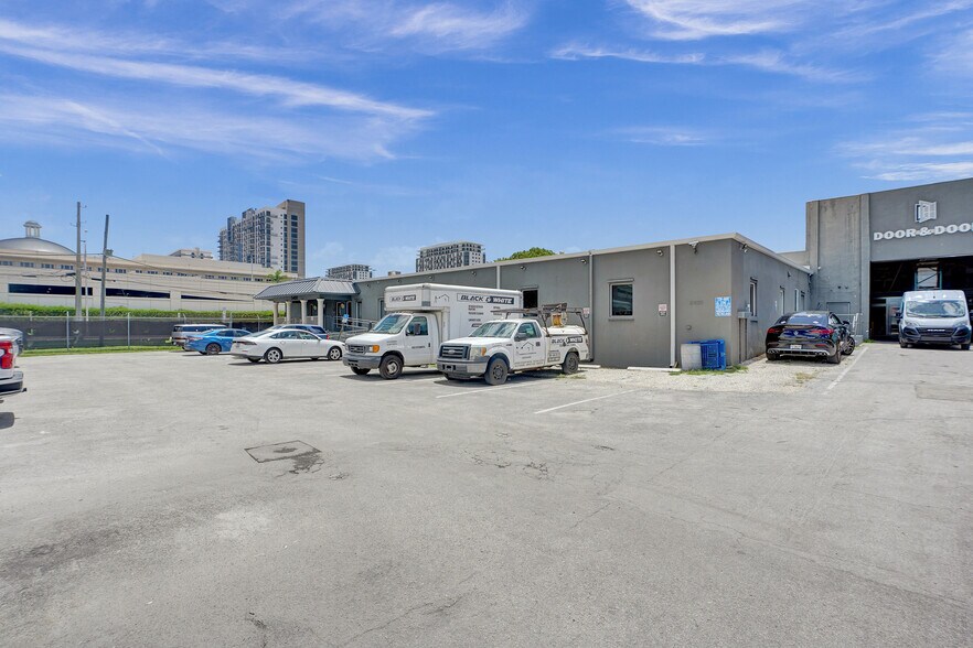 More Photos Of 5400 NW 84th Ave, Miami Warehouse For Sale