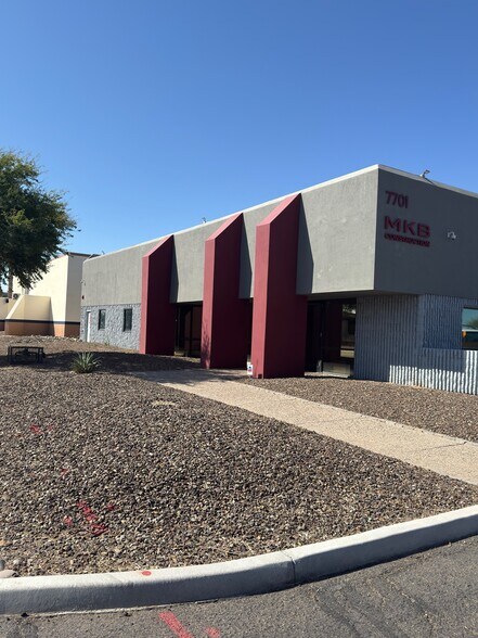 More Photos Of 7701 N Business Park Dr, Tucson Service For Sale