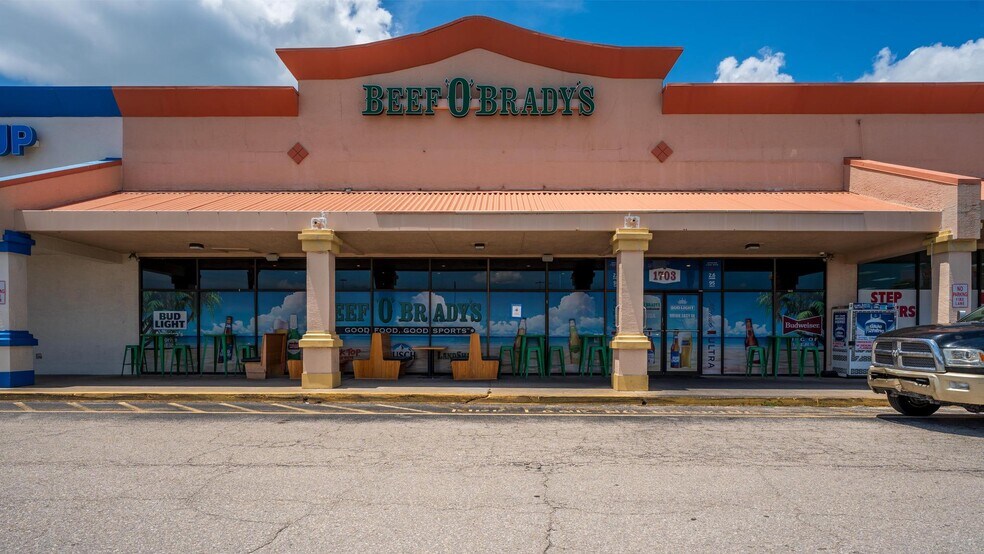 More Photos Of 1701-1737 E Oak St, Arcadia Storefront For Sale