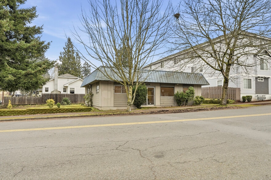 More Photos Of 3004 SE 50th Ave, Portland Office For Sale