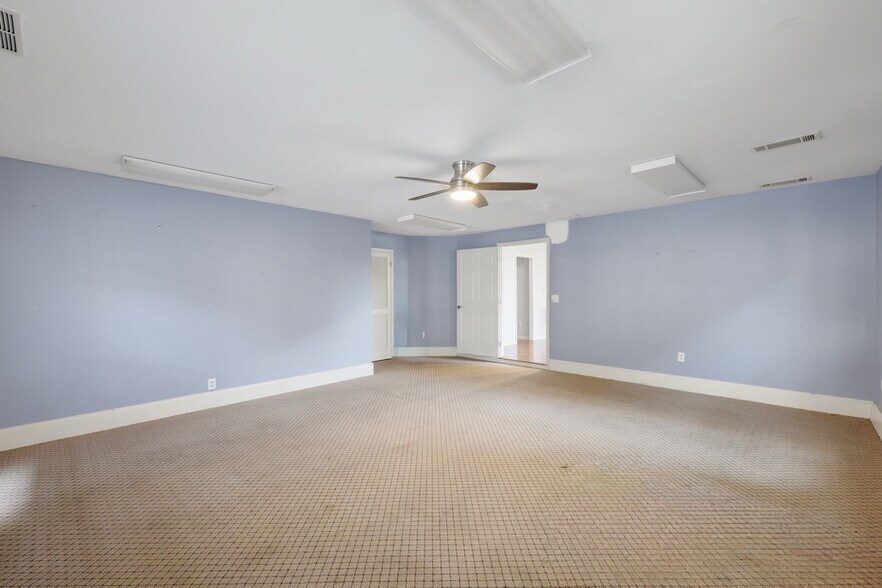 More Photos Of 6470 Georgia 400, Cumming Medical For Sale