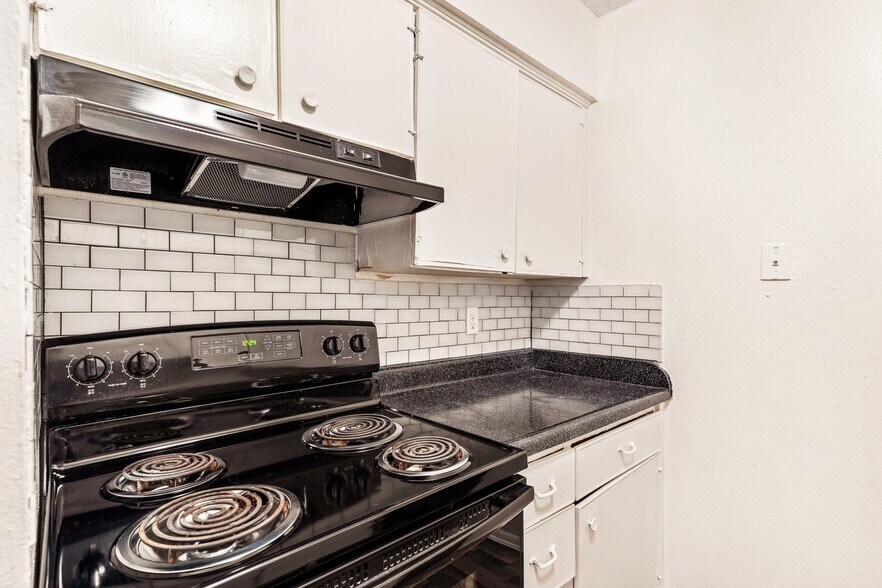 More Photos Of 6701 Calmont Ave, Fort Worth Apartments For Sale