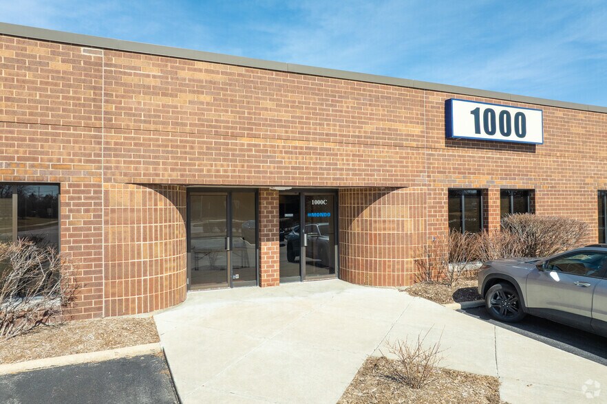 More Photos Of 1000 E State Pkwy, Schaumburg Research And Development For Lease