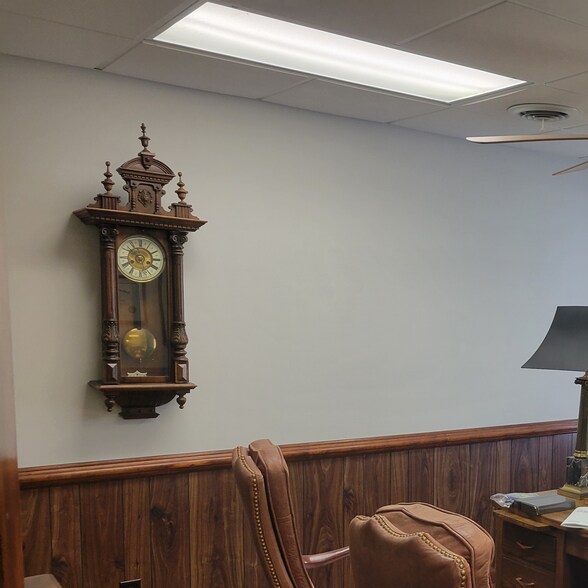 More Photos Of 710 Denbigh Blvd, Newport News Office For Sale