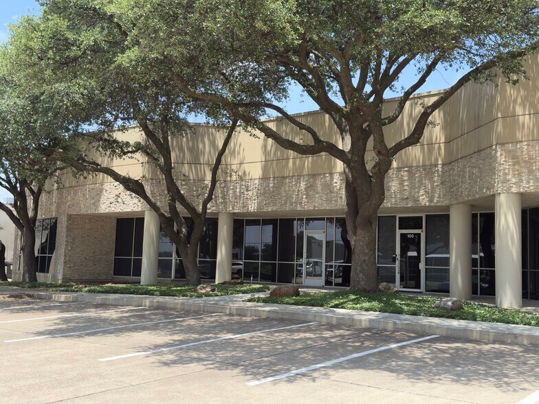 More Photos Of 2833 Trinity Square Dr, Carrollton Research And Development For Lease