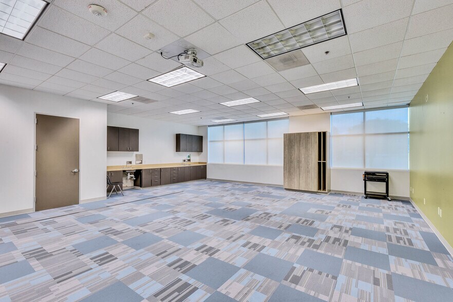 More Photos Of 9100 Hwy 290 E, Austin Research And Development For Sale