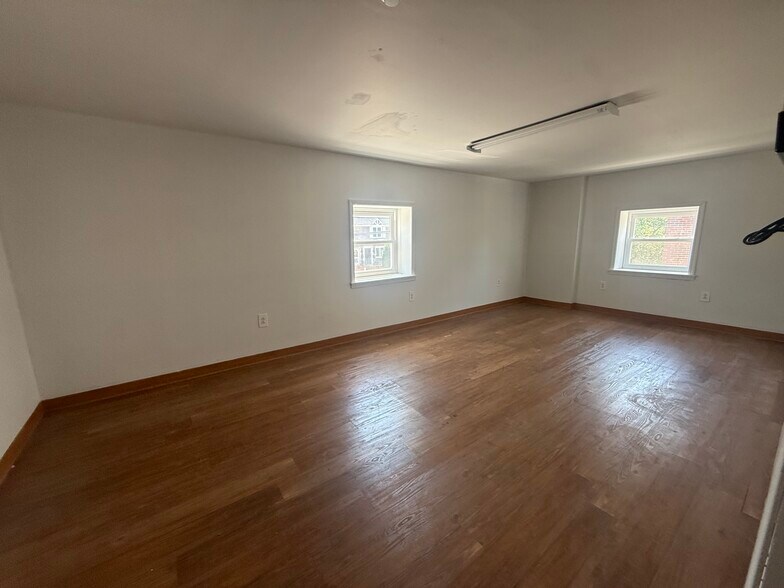 More Photos Of 8508 Lansdowne Ave, Upper Darby Township Freestanding For Sale