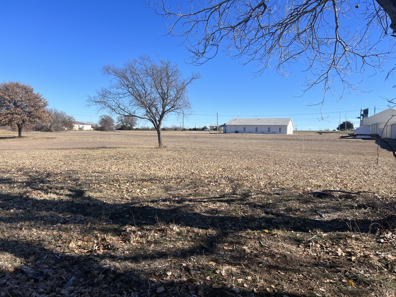More Photos Of 4925 North Hwy 81, Duncan Flex For Lease