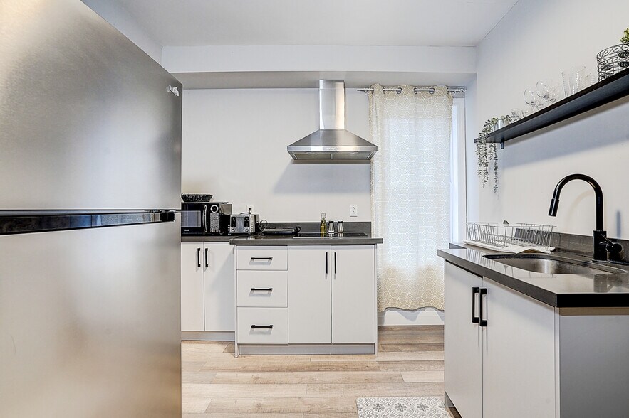 More Photos Of 12 Vincent St, Newmarket Office For Sale