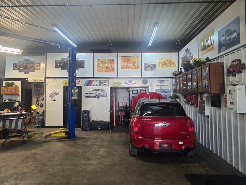 More Photos Of 421 Ransdell Rd, Lebanon Auto Dealership For Sale