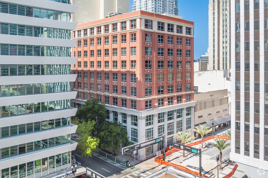 More Photos Of 101 E Flagler St, Miami Apartments For Lease