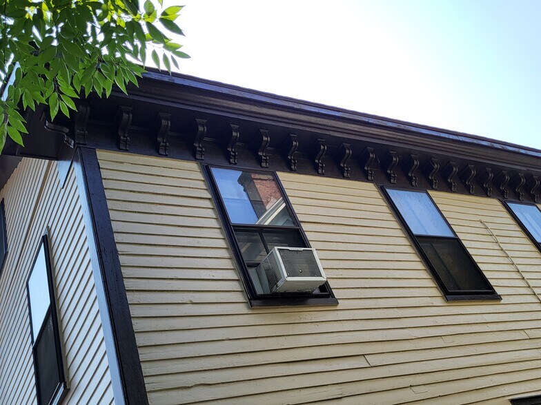 More Photos Of 416 Goldsborough St, Easton General Retail For Sale