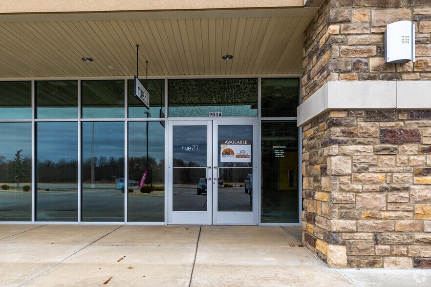 More Photos Of 903 E US Highway 60, Monett Storefront For Lease