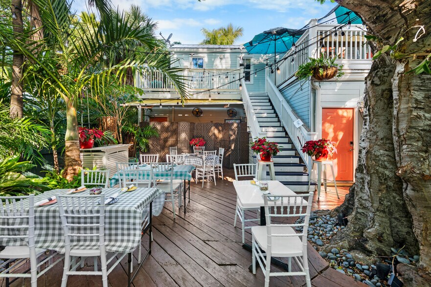 More Photos Of 816 Duval St, Key West Restaurant For Sale