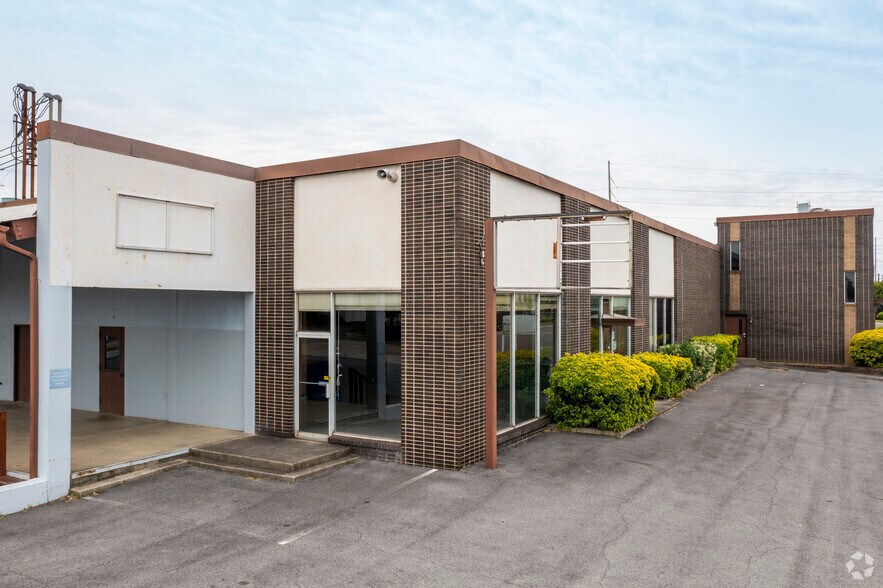 More Photos Of 3317 5th Ave S, Birmingham Warehouse For Lease