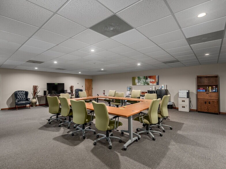 More Photos Of 50 Fisk Dr, Arden Office For Sale