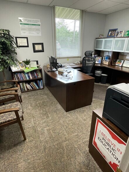 More Photos Of 4001 Old Salem Rd, Englewood Office For Sale