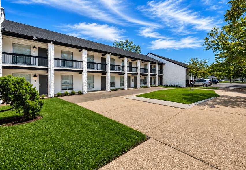 More Photos Of 1614 Wheless Ln, Austin Apartments For Sale