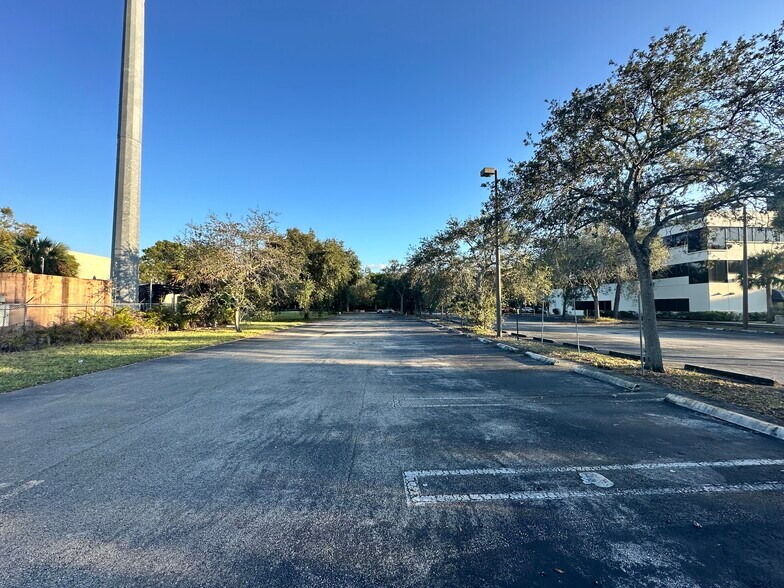 More Photos Of 14180 NW 77th Ct, Miami Lakes Land For Sale