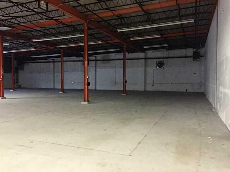 More Photos Of 342 Compass Cir, North Kingstown Warehouse For Lease