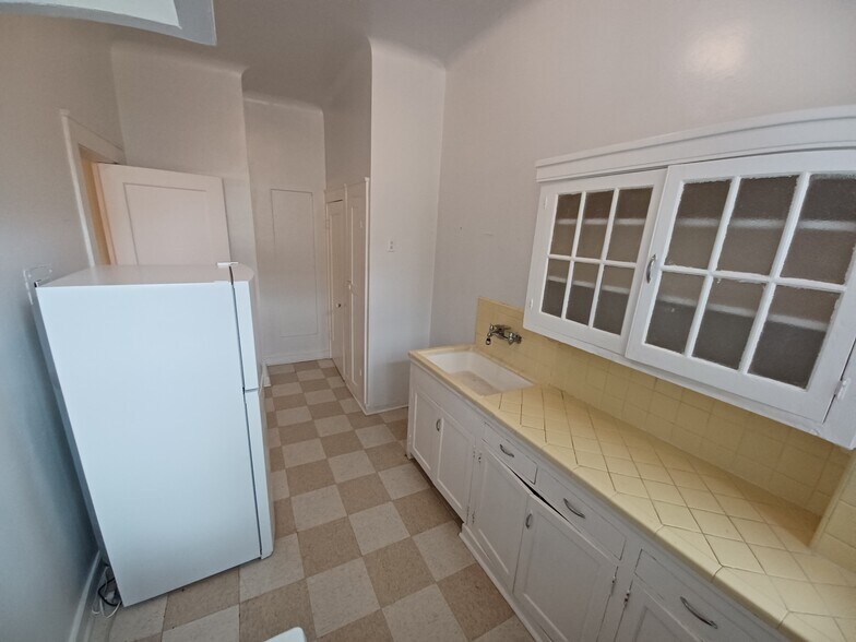 More Photos Of 219 W Magnolia Ave, San Antonio Apartments For Sale