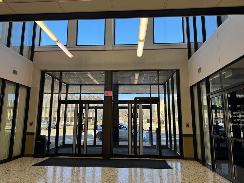 More Photos Of 121 S Wilke Rd, Arlington Heights Medical For Lease