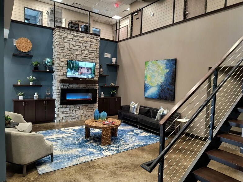 More Photos Of 530 N Indiana Ave, Crown Point Office For Lease