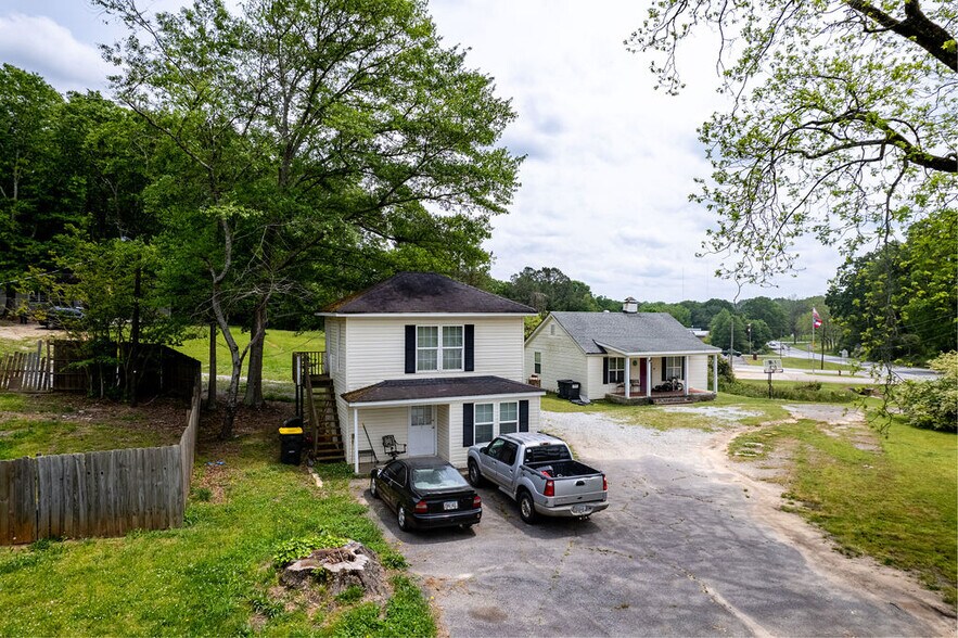 More Photos Of 11 Old Carrollton Rd, Newnan Apartments For Sale