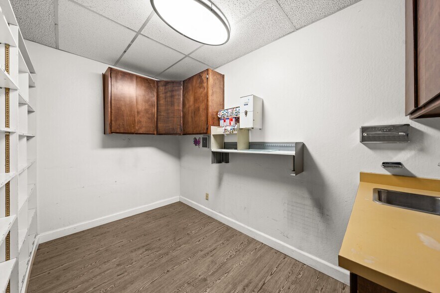 More Photos Of 2089 Vale Rd, San Pablo Office For Sale