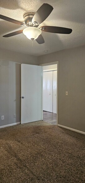 More Photos Of 1801 Ridgewood Dr, Murray Specialty For Sale