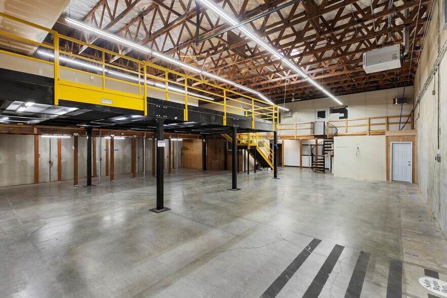 More Photos Of 13214 4th Ave W, Everett Manufacturing For Lease