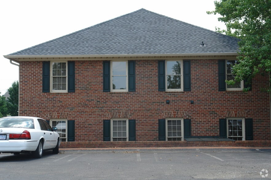 More Photos Of 7810 Pineville-Matthews Rd, Charlotte Office For Lease
