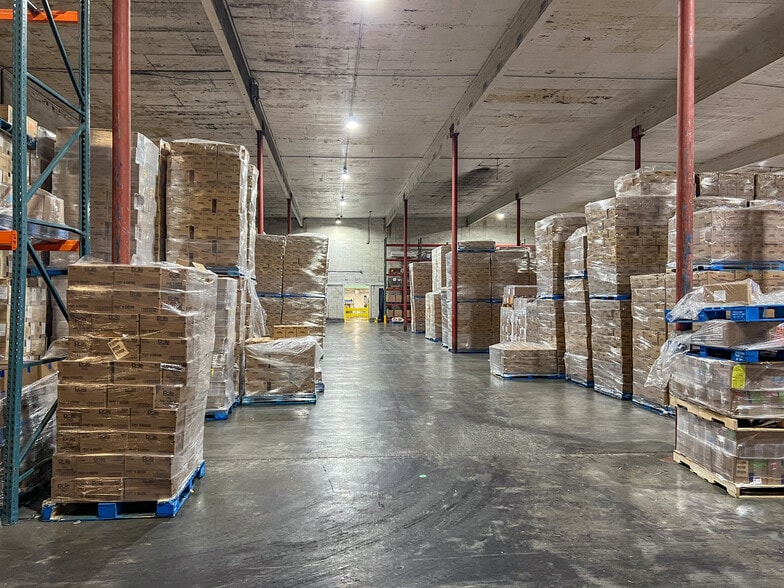 More Photos Of 101 W Bronson St, Decatur Refrigeration Cold Storage For Sale