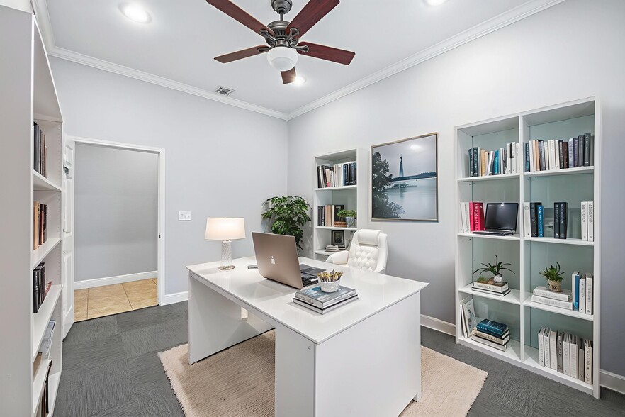 More Photos Of 15303 Huebner Rd, San Antonio Medical For Sale