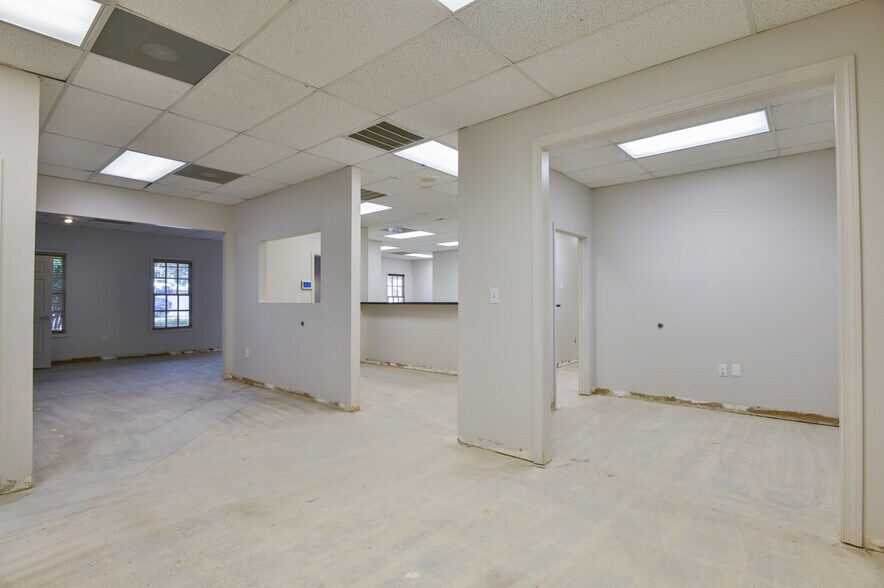 More Photos Of 4124 Highway 278 NE, Covington Office For Sale