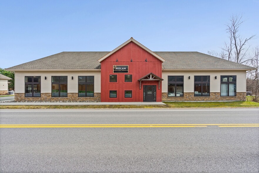 Primary Photo Of 1 Charlton Rd, Ballston Spa Freestanding For Lease
