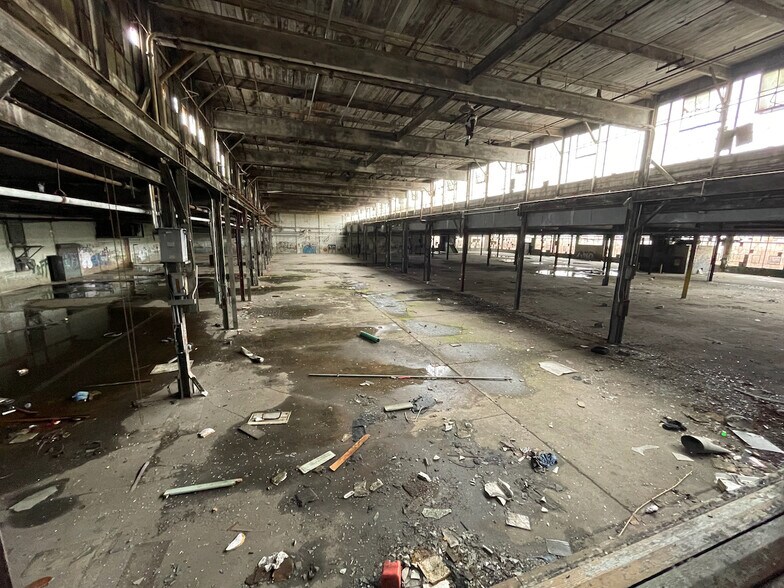 More Photos Of 91 Michell St, Oswego Warehouse For Sale