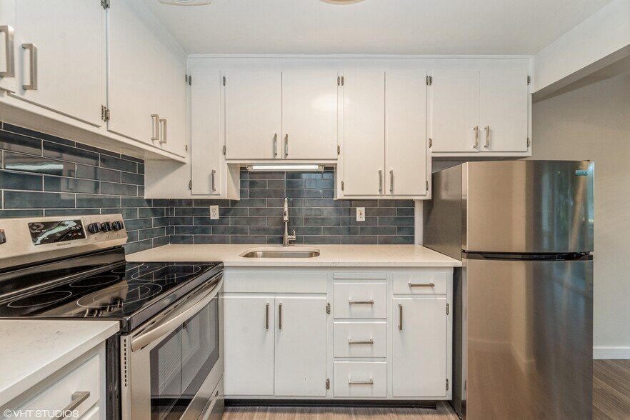 More Photos Of 255 SW 154th St, Burien Multifamily For Sale