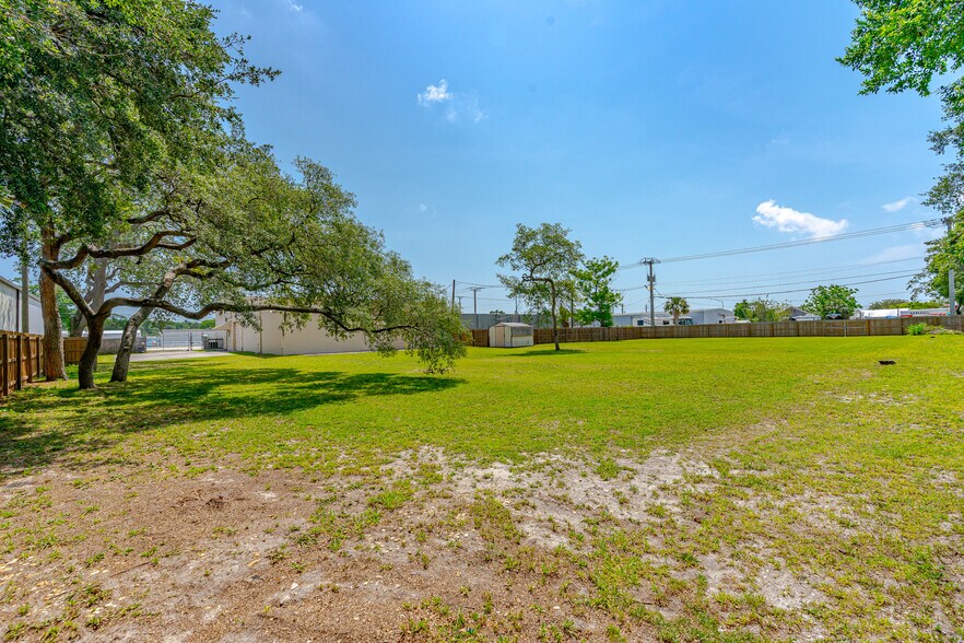 More Photos Of 974 S Nova Rd, Ormond Beach Industrial For Sale