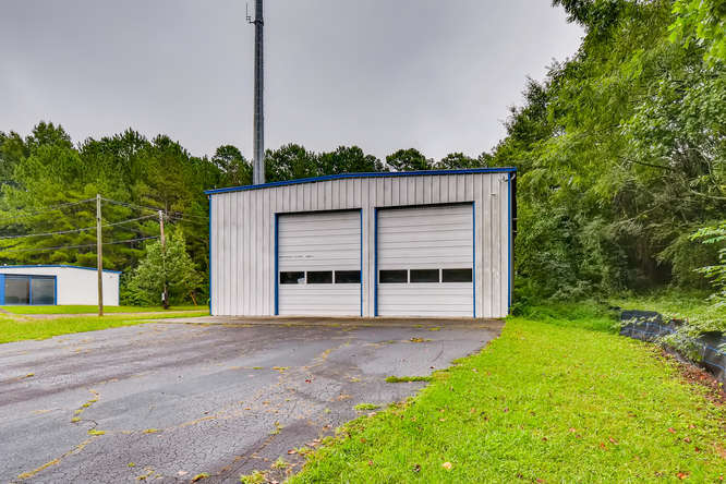 More Photos Of 973-979 Sheppard Rd, Stone Mountain Showroom For Sale