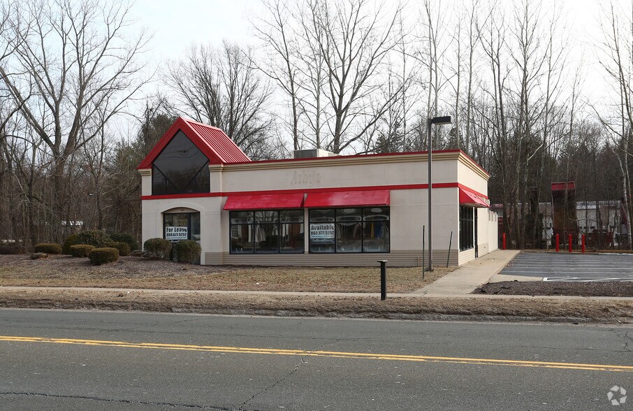 More Photos Of 980 S Main St, Cheshire Fast Food For Lease