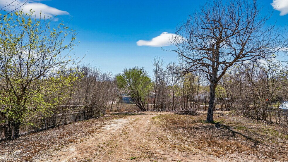 More Photos Of 920 Martin Luther King Dr, San Antonio Land For Sale